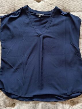 Banana Republic Deep Navy V-Neck Top Size L
